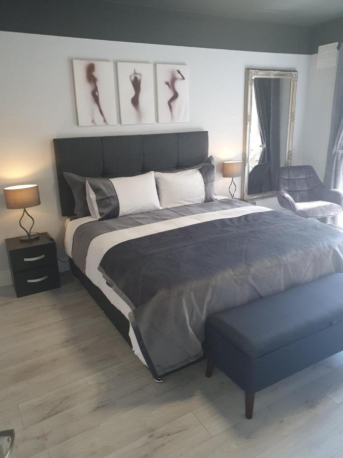 קורק River View Apartment Suite מראה חיצוני תמונה